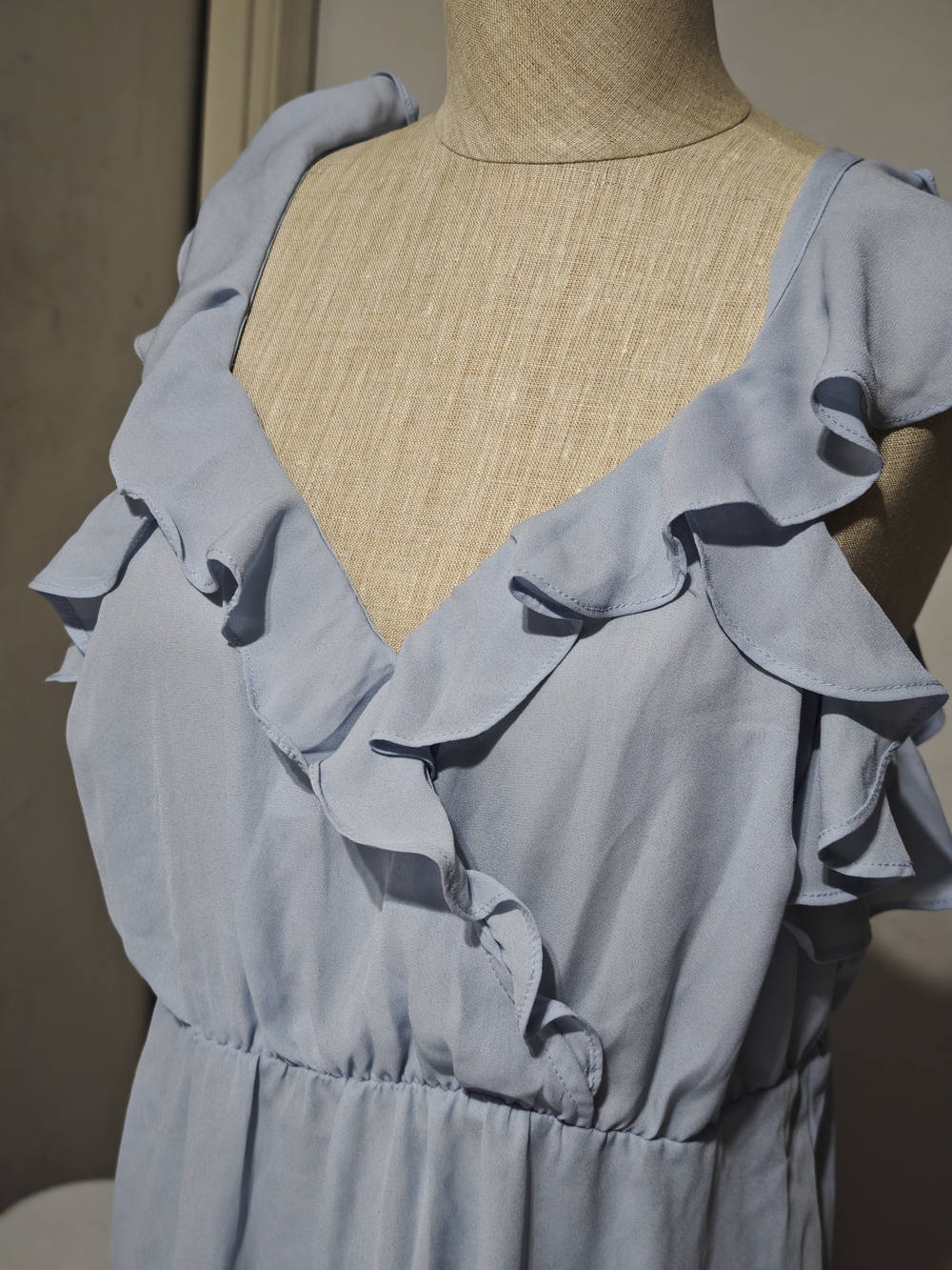 Torrid Pale Blue Spaghetti Strap Ruffled Blouse Size 00 - Picture 2 of 5